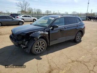 2021 Volkswagen Tiguan S z VIN 3VV0B7AX0MM068396, wystawiony jako Copart lot #54058005 z przebiegiem 42 103 mil mil oraz Czysty tytuł • Clean title. Historia ofert i sprzedaży dostępna na DreamBid. Obrazek 1.
