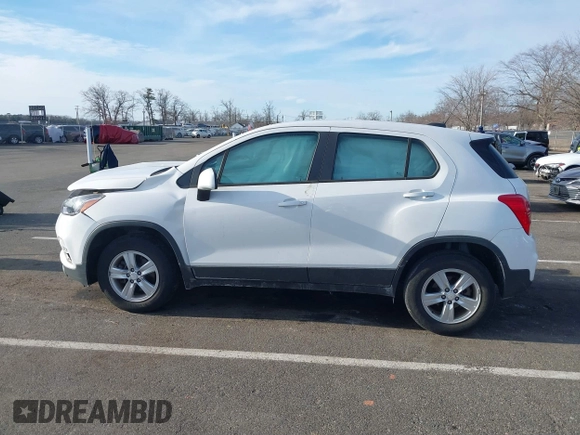 2019 Chevrolet Trax LS with VIN 3GNCJNSB5KL242561, listed as a IAAI auction lot 41662487 with 38,209 mi miles. Bid and sale history available at carsss.com. Image 14.