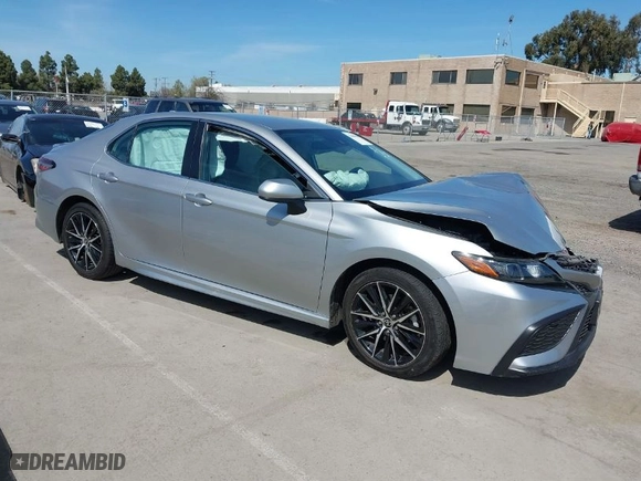 2021 Toyota Camry SE Nightshade with VIN 4T1G11AK2MU486841, listed as a IAAI auction lot 41888808 with 74,951 mi miles. Bid and sale history available at carsss.com. Image 1.