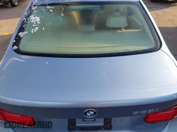 2013 BMW 3 Series 320i with VIN WBA3B1C56DK128089, listed as a IAAI auction lot 41332091 with 101,155 mi miles. Bid and sale history available at carsss.com. Image 17.