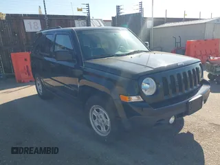2016 Jeep Patriot Sport z VIN 1C4NJRBB9GD741515, wystawiony jako IAAI lot #42245982 z przebiegiem 134 142 mil mil oraz . Historia ofert i sprzedaży dostępna na DreamBid. Obrazek 1.