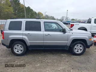 2017 Jeep Patriot Sport with VIN 1C4NJPBA2HD146096, listed as a IAAI auction lot 41896154 with 165,486 mi miles. Bid and sale history available at carsss.com. Image 14.