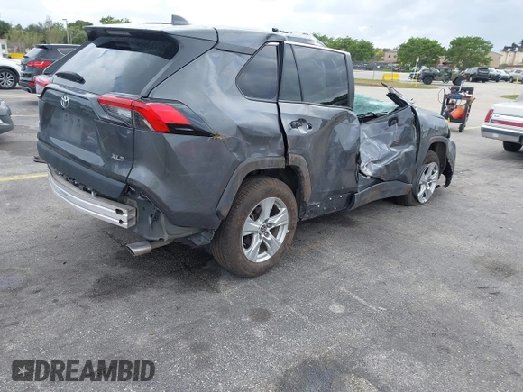 2021 Toyota RAV4 XLE with VIN 2T3W1RFV1MC163810, listed as a IAAI auction lot 41717215 with 46,511 mi miles. Bid and sale history available at carsss.com. Image 4.