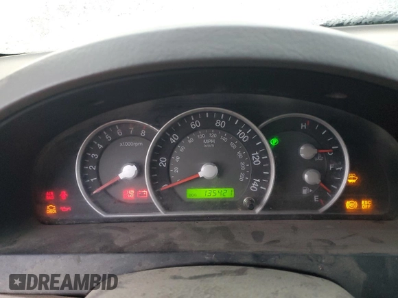 2007 Kia Sorento LX z VIN KNDJC736675694940, wystawiony jako Copart lot #84517454 z przebiegiem 135 421 mil mil oraz Szkoda całkowita • Salvage title. Historia ofert i sprzedaży dostępna na DreamBid. Obrazek 9.