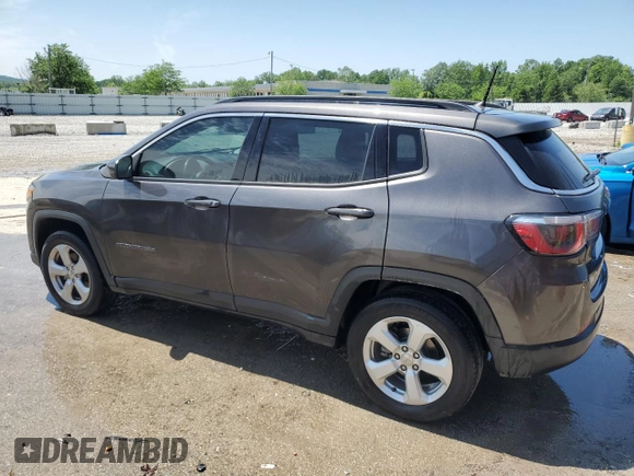 2018 Jeep Compass Latitude z VIN 3C4NJCBB0JT134143, wystawiony jako Copart lot #57228345 z przebiegiem 102 011 mil mil oraz Szkoda całkowita • Salvage title. Historia ofert i sprzedaży dostępna na DreamBid. Obrazek 2.