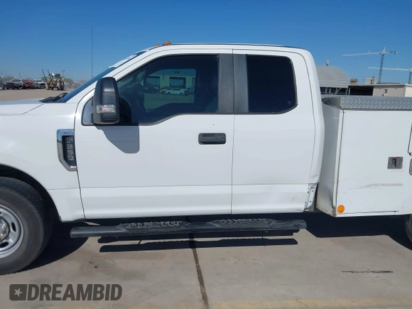 2017 Ford F-250 XL z VIN 1FD7X2A65HED73084, wystawiony jako IAAI lot #41833369 z przebiegiem 136 125 mil mil oraz . Historia ofert i sprzedaży dostępna na DreamBid. Obrazek 14.