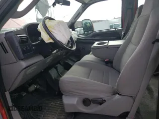 2005 Ford F-450 with VIN 1FDXW47P15EA28273, listed as a Copart auction lot 46141824 with 114,831 mi miles and Salvage title. Bid and sale history available at DreamBid. Image 7.