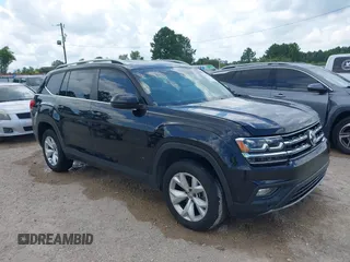 2018 Volkswagen Atlas SE с VIN 1V2KR2CA0JC575146, выставлен на аукционе IAAI как лот 42607627 с пробегом 104 521 миль миль и . История ставок и продаж доступна на DreamBid. Изображение 1.