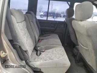 2001 Isuzu Trooper S z VIN JACDS58X717J17334, wystawiony jako Copart lot #47590455 z przebiegiem 167 042 mil mil oraz Czysty tytuł • Clean title. Historia ofert i sprzedaży dostępna na DreamBid. Obrazek 11.