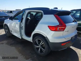 2019 Volvo XC40 R-Design with VIN YV4162UM3K2067773, listed as a IAAI auction lot 41483625 with 57,253 mi miles. Bid and sale history available at carsss.com. Image 3.