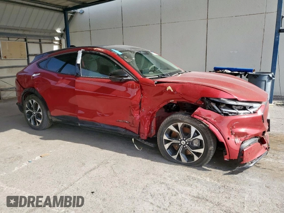 2022 Ford Mustang Mach-E Premium with VIN 3FMTK3SU7NMA50418, listed as a Copart auction lot 57988075 with 7,099 mi miles and Clean title. Bid and sale history available at DreamBid. Image 4.