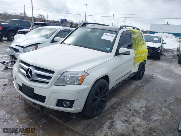 2012 Mercedes-Benz GLK-Class GLK 350 with VIN WDCGG8HB4CF840390, listed as a IAAI auction lot 41697866 with 183,163 mi miles. Bid and sale history available at carsss.com. Image 2.