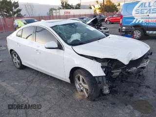 2012 Volvo S60 T5 with VIN YV1622FS7C2041060, listed as a IAAI auction lot 41319044 with 1 mi miles. Bid and sale history available at carsss.com. Image 1.