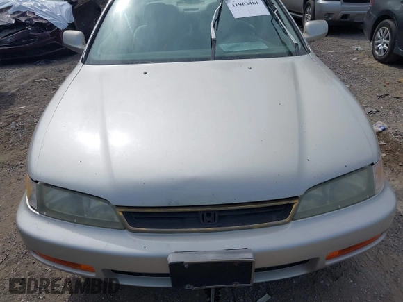 1996 Honda Accord LX with VIN 1HGCD5635TA258353, listed as a IAAI auction lot 41963481 with 215,926 mi miles and . Bid and sale history available at carsss.com. Image 6.