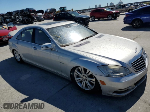 2010 Mercedes-Benz S 400 with VIN WDDNG9FB4AA290503, listed as a Copart auction lot 68741204 with 75,223 mi miles and Salvage Title. Bid and sale history available at DreamBid. Image 4.