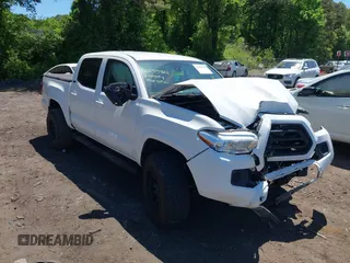2021 Toyota Tacoma SR z VIN 3TMCZ5AN1MM388756, wystawiony jako IAAI lot #42295822 z przebiegiem 54 544 mil mil oraz . Historia ofert i sprzedaży dostępna na DreamBid. Obrazek 1.