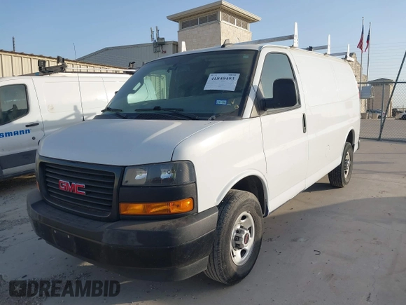 2022 GMC Savana Cargo Van with VIN 1GTW7AFPXN1139117, listed as a IAAI auction lot 41840493 with 107,784 mi miles. Bid and sale history available at carsss.com. Image 6.