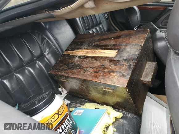 1999 Jeep Grand Cherokee Limited with VIN 1J4G268S2XC756532, listed as a Copart auction lot 71222174 with 279,300 mi miles and Salvage title. Bid and sale history available at DreamBid. Image 11.