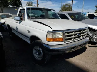 1997 Ford F-250 z VIN 1FTHF26F3VEB25299, wystawiony jako Copart lot #79120094 z przebiegiem 232 954 mil mil oraz Szkoda całkowita • Salvage title. Historia ofert i sprzedaży dostępna na DreamBid. Obrazek 4.