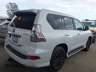 2020 Lexus GX 460 Premium z VIN JTJAM7BX4L5255492, wystawiony jako IAAI lot #41913425 z przebiegiem 33 684 mil mil oraz . Historia ofert i sprzedaży dostępna na DreamBid. Obrazek 4.