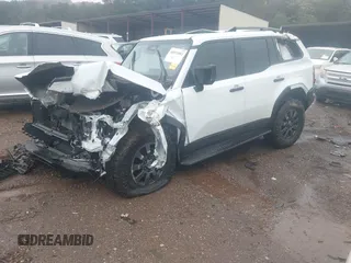 2024 Toyota Land Cruiser z VIN JTEABFAJ9RK004196, wystawiony jako IAAI lot #40875883 z przebiegiem 7 025 mil mil oraz . Historia ofert i sprzedaży dostępna na DreamBid. Obrazek 17.