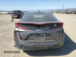 2017 Toyota Prius Plus z VIN JTDKARFP8H3049813, wystawiony jako Copart lot #54939645 z przebiegiem 132 604 mil mil oraz Szkoda całkowita • Salvage title. Historia ofert i sprzedaży dostępna na DreamBid. Obrazek 6.