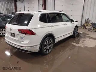 2020 Volkswagen Tiguan SEL Premium R-Line with VIN 3VV4B7AX5LM145862, listed as a IAAI auction lot 41414108 with 37,503 mi miles. Bid and sale history available at carsss.com. Image 4.