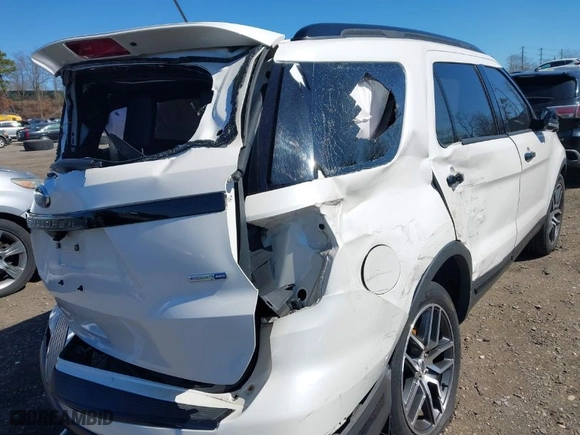 2018 Ford Explorer Sport with VIN 1FM5K8GT7JGC34607, listed as a IAAI auction lot 41829254 with 64,165 mi miles. Bid and sale history available at carsss.com. Image 17.