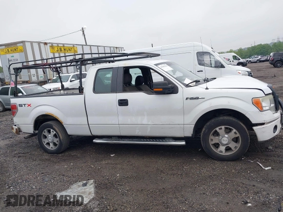 2010 Ford F-150 XL z VIN 1FTEX1CW4AFC14348, wystawiony jako IAAI lot #42381042 z przebiegiem Nie podano mil oraz . Historia ofert i sprzedaży dostępna na DreamBid. Obrazek 14.