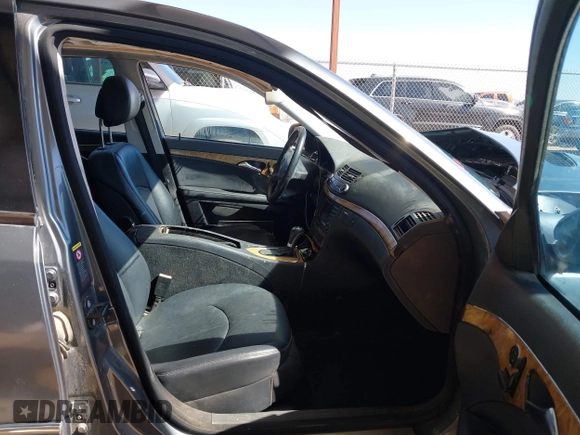 2007 Mercedes-Benz E 350 z VIN WDBUF56X37B105789, wystawiony jako IAAI lot #42010158 z przebiegiem Nie podano mil oraz . Historia ofert i sprzedaży dostępna na DreamBid. Obrazek 5.
