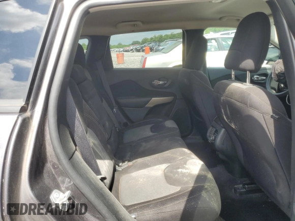 2018 Jeep Cherokee Latitude Tech Connect with VIN 1C4PJLCB1JD605455, listed as a Copart auction lot 61085135 with 117,195 mi miles and Salvage title. Bid and sale history available at DreamBid. Image 11.