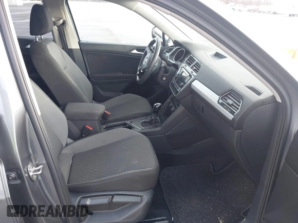 2021 Volkswagen Tiguan S with VIN 3VV1B7AX8MM016874, listed as a IAAI auction lot 41633090 with 76,857 mi miles and . Bid and sale history available at DreamBid. Image 5.