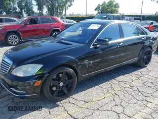 2012 Mercedes-Benz S 550 z VIN WDDNG7DB1CA479328, wystawiony jako IAAI lot #42271450 z przebiegiem Nie podano mil oraz . Historia ofert i sprzedaży dostępna na DreamBid. Obrazek 6.
