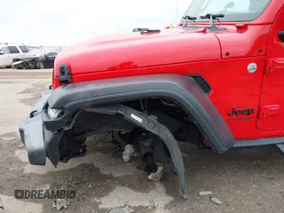 2020 Jeep Wrangler Unlimited Sport z VIN 1C4HJXDN8LW184653, wystawiony jako IAAI lot #41560198 z przebiegiem 64 880 mil mil oraz . Historia ofert i sprzedaży dostępna na DreamBid. Obrazek 6.