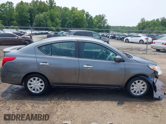 2016 Nissan Versa S с VIN 3N1CN7APXGL916946, выставлен на аукционе IAAI как лот 42400425 с пробегом 56 806 миль миль и . История ставок и продаж доступна на DreamBid. Изображение 14.