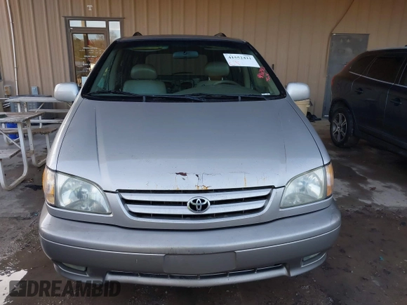 2002 Toyota Sienna LE with VIN 4T3ZF13C72U422993, listed as a IAAI auction lot 41552421 with 260,014 mi miles. Bid and sale history available at carsss.com. Image 6.