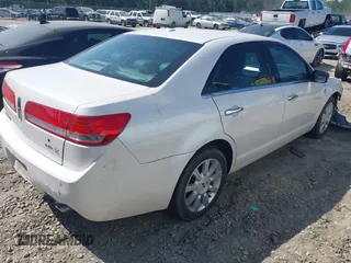 2010 Lincoln MKZ z VIN 3LNHL2GC1AR613439, wystawiony jako IAAI lot #42061630 z przebiegiem 154 707 mil mil oraz . Historia ofert i sprzedaży dostępna na DreamBid. Obrazek 4.