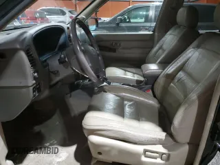 2000 Infiniti QX4 z VIN JNRAR07Y6YW080306, wystawiony jako Copart lot #85022064 z przebiegiem 278 383 mil mil oraz Tytuł czysty. Historia ofert i sprzedaży dostępna na DreamBid. Obrazek 7.