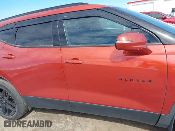 2021 Chevrolet Blazer LT z VIN 3GNKBHRS0MS559804, wystawiony jako IAAI lot #41684430 z przebiegiem 61 468 mil mil oraz . Historia ofert i sprzedaży dostępna na DreamBid. Obrazek 14.