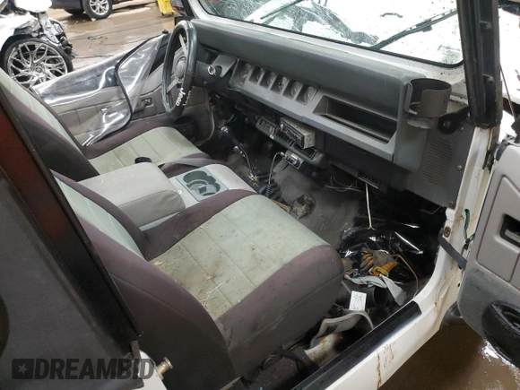 1990 Jeep Wrangler S with VIN 2J4FY19E8LJ541713, listed as a Copart auction lot 60809655 with 134,077 mi miles and Clean title. Bid and sale history available at DreamBid. Image 8.