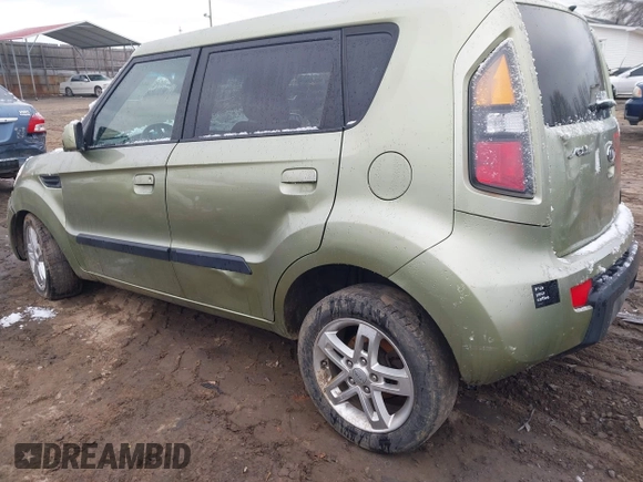 2010 Kia Soul + with VIN KNDJT2A2XA7172245, listed as a IAAI auction lot 41631785 with 1 mi miles. Bid and sale history available at carsss.com. Image 3.