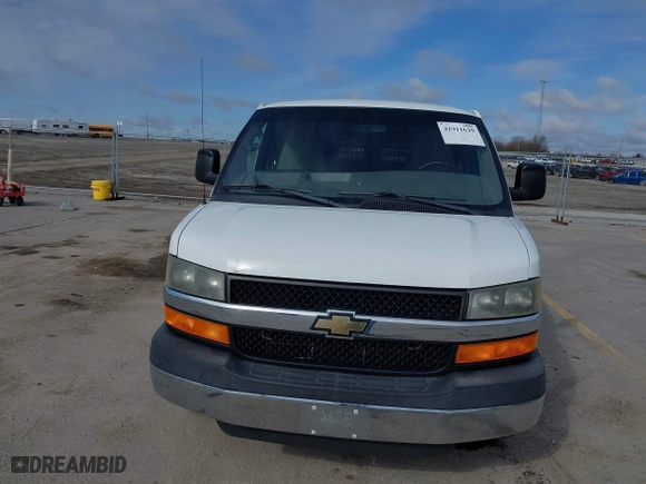 2013 Chevrolet Express Passenger 1LT with VIN 1GAZG1FA6D1191442, listed as a IAAI auction lot 41911629 with 122,796 mi miles. Bid and sale history available at carsss.com. Image 6.