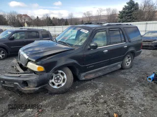 2001 Lincoln Navigator z VIN 5LMFU28R01LJ32925, wystawiony jako Copart lot #83013504 z przebiegiem 132 750 mil mil oraz Szkody całkowita. Historia ofert i sprzedaży dostępna na DreamBid. Obrazek 1.