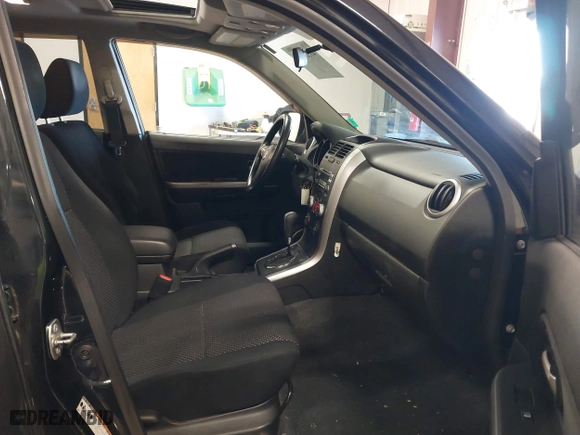 2008 Suzuki Grand Vitara XSport w/Snrf with VIN JS3TD944684100239, listed as a IAAI auction lot 41559717 with 94,468 mi miles. Bid and sale history available at carsss.com. Image 5.
