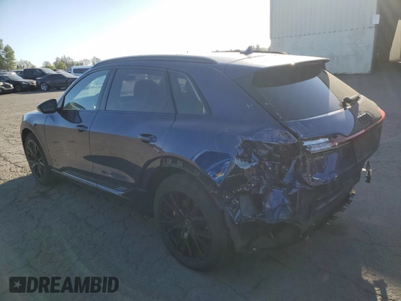 2023 Audi e-tron Chronos с VIN WA1VABGE5PB010922, выставлен на аукционе Copart как лот 51646474 с пробегом 17 867 миль миль и . История ставок и продаж доступна на DreamBid. Изображение 2.