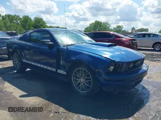 2006 Ford Mustang Standard z VIN 1ZVFT80N565158094, wystawiony jako IAAI lot #42168152 z przebiegiem 179 778 mil mil oraz . Historia ofert i sprzedaży dostępna na DreamBid. Obrazek 1.