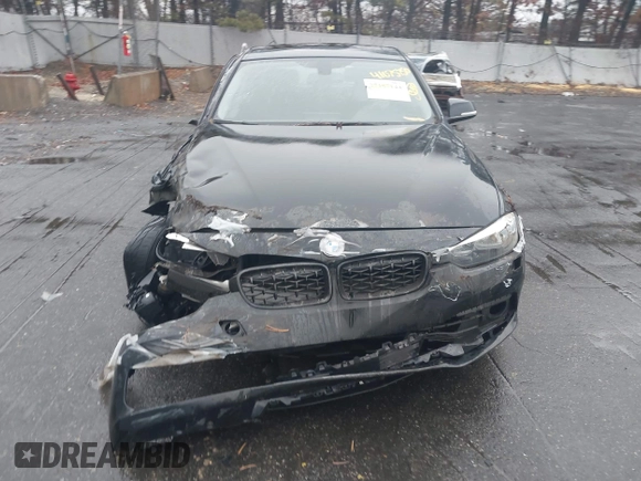 2016 BMW 3 Series 320i xDrive z VIN WBA8E5G50GNT40245, wystawiony jako IAAI lot #41075750 z przebiegiem 82 143 mil mil oraz . Historia ofert i sprzedaży dostępna na DreamBid. Obrazek 12.