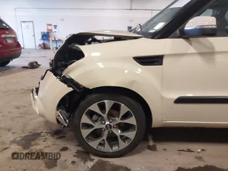 2013 Kia Soul ! with VIN KNDJT2A63D7499657, listed as a IAAI auction lot 41430292 with 120,102 mi miles. Bid and sale history available at carsss.com. Image 18.
