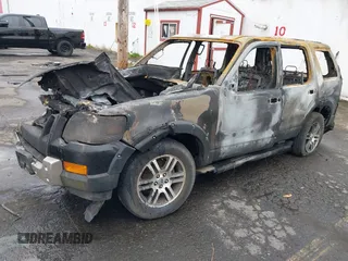 2007 Ford Explorer XLT with VIN 1FMEU73867UA48668, listed as a IAAI auction lot 41766024 with Not Provided miles. Bid and sale history available at carsss.com. Image 2.