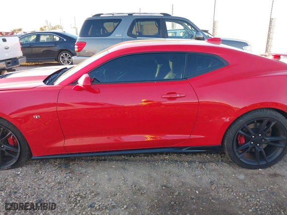 2021 Chevrolet Camaro 2SS with VIN 1G1FH1R7XM0101957, listed as a IAAI auction lot 41251927 with 52,162 mi miles. Bid and sale history available at carsss.com. Image 14.